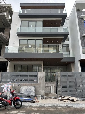 cho thuê nhà nguyên căn an phú an khánh 5 tầng 600m2 sàn trống suốt vị trí đẹp đối diện công viên