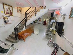 1.4 tỷ - nhà 4x10m - trệt lầu hẻm xe hơi-xuân thới sơn