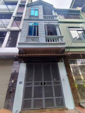 cho nhà nguyên căn phố ngô gia tự - 3 ngủ - nội thất cơ bản - ô tô đỗ cửa - vừa ở vừa kinh doanh