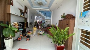 nhà 3 tầng 4pn 3wc 1 sân thượng dài 16m gần lotte mart q7 .