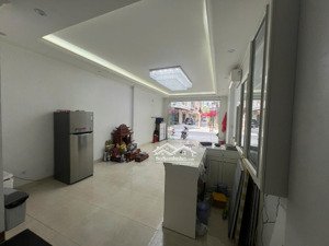 nhà mặt ngõ 3 phố phạm tuấn tài - cầu giấy. diện tích 70m2 x 7 tầng thông, có pccc, thang máy, đh