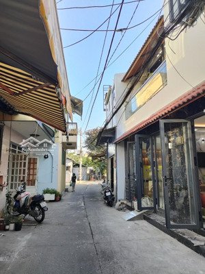 - 60m2 - ngang khủng 10m- 2 tầng - ô tô cửa - binh tân - giáp quận 6 - nhỉnh hơn 4 tỏi xíu. nhà mớ