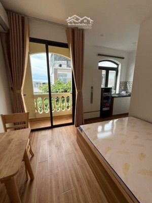 toà căn hộ 4 tầng đối diện trường đh đông á - kiến trúc doanh thu 45-50 tr/ tháng