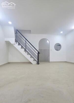 Nhà mới 2 tầng, gần Trường THPT Tây Thạnh, 2.55 tỷ