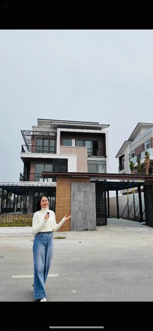 đón sóng sân bay gia bình, sở hữu bt vườn f0, sổ lâu dài, vốn chỉ 30%= 5 tỷ, vay 0% 24 tháng