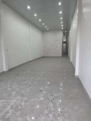 chính chủ cho thuê mặt tiền quốc lộ 50 - bình hưng - 4x26m (mới 100%)