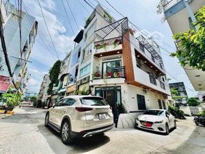 bán nhà căn góc thoáng mát- xe hơi ra vào thuận tiện - trung tâm bình thạnh