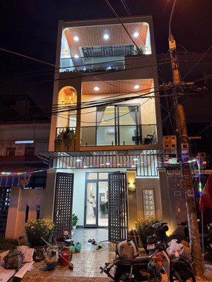 bán nhà mới full nội thất đường nguyễn đức thiệu