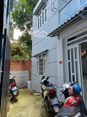 (new) bán nhà đẹp 2 tầng có sân trồng cây lạc long quân phường 10 - 56m2 ngang 7.5m - đang cho thuê