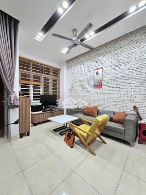 chính chủ cần bán gấp nhà riêng giá rẻ 4 tầng pn,4wc-55m2 tân bình hồ chí minh chỉ với 10 tỷ 100tr