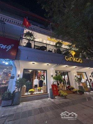 căn hộ tầng 3, 3 phòng ngủ, ngay trung tâm quận 1, chỉ 10 tỷ 990