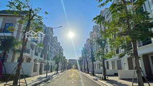 nhà phố 5 tầng ở vinhomes grand park, 16,5 tỷ, 96m2, view đẹp, vị trí đẹp cạnh vinschool