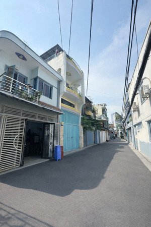 bán nhà 2 mặt tiền đường nhựa 8m - vị trí kinh doanh sầm uất 45m2 nhỉnh 7 tỷ .