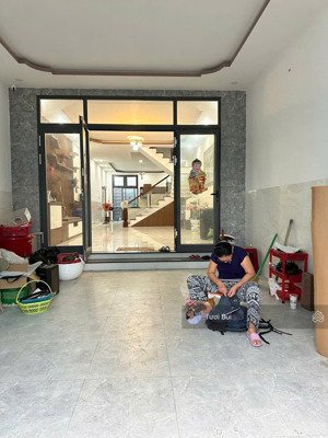 cho thuê nhà 4 tầng kdt phước long có 7 phòng ngủ, full nội thất , giá chỉ 20 triệu/ tháng