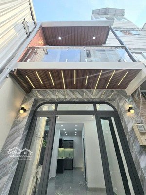 q4, cách mt đoàn văn bơ 70m, nhà mới ở ngay, 2 tầng, 23,5 m , kqh, shr chỉ 3 tỷ 680tr( tl)