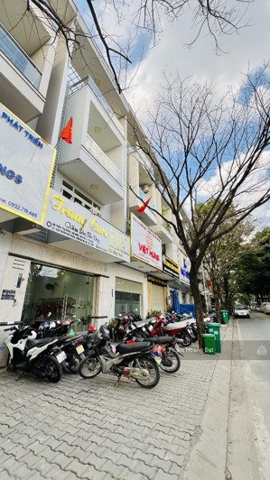 chính chủ cho thuê nhà himlam phú đông, 4 tầng, dtsd 296m2, 20tr/tháng