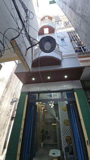 nhà 2 lầu 4pn hẻm thông căn góc gần chợ rạch ông