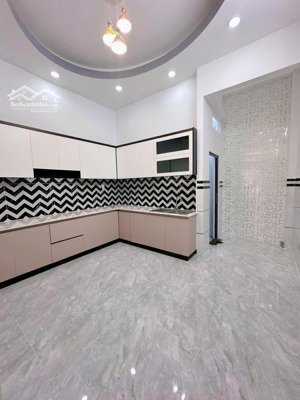 bán nhà hẻm cách mt 30m tân hương , q,tân phú dt; 4x4m 2 tầng sổ hồng riêng , công nhận đủ 16m2