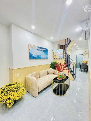 nhà quận 3 mới xây 3 tầng sân thượng, tương lai ra mặt tiền nguyễn thượng hiền giá 5.2 tỷ