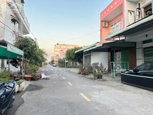  BÁN NHÀ 1 TRỆT 1 LẦU MỚI – MẶT TIỀN TRƯỜNG CHINH, KDC XẺO TRÔM