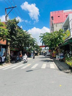 nhà 4m x 25m 1 lầu đang cho thuê, mặt tiền đường hiệp thành 06 ngay cổng chợ hiệp thành