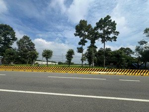 cần bán 2 mặt tiền đại lộ bình dương, lai hưng, bàu bàng, bình dương. 52000m2