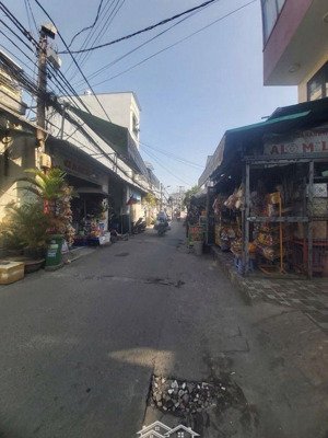 129&
bình tân giáp lê văn quế 2 tầng 4 x13 gia nhỉnh 4ty , đường ô tô .