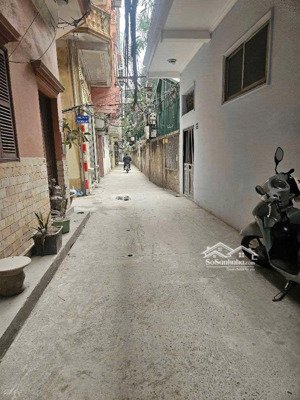 mặt ngõ thông, trước nhà 4m, dt 35m3, mt 3,6m, chỉ 8,3 tỷ, dân xây nở hậu