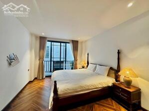 Cho thuê căn hộ cao cấp 3PN rộng 150m2 tại Tô Ngọc Vân, Tây Hồ, đầy đủ nội thất đẹp