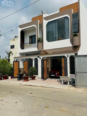 BÁN NHÀ 1 TRỆT 1 LẦU MỚI XÂY KHU DÂN CƯ PHƯỜNG LONG CHÂU (P9 CŨ) - VĨNH LONG