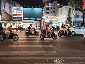 vừa kinh doanh vừa ở còn gì hơn