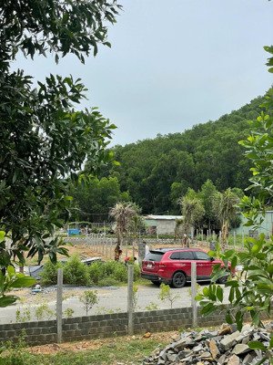 hòa phú đẹp như tranh, đường nhựa đối diện bên kia đường có hồ to rất đẹp 0938,917,985