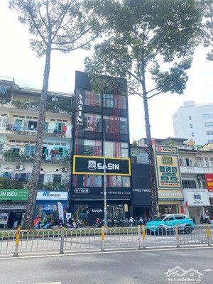 mặt tiền ngang 8m, nở hậu 55m - sử dụng hơn 900m2 số 175 trần hưng đạo, quận 1.!!