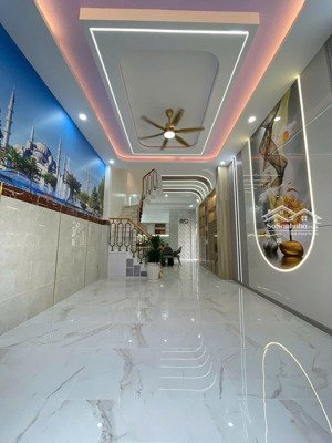 mặt tiền kd 3 tầng - 5x22m ngay âu cơ. chỉ 10 tỷ hơn