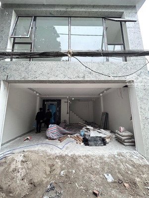 vị trí đẹp - ngõ thông 7 chỗ vào - lô góc - hậu nở.