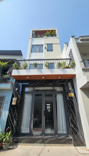 bán nhà trần xuân soạn quận 7, dt 30m2 (4,2x8m), 4 tàng, 3 phòng ngủ, hxh, gần lotte, chỉ 6 tỷ hơn