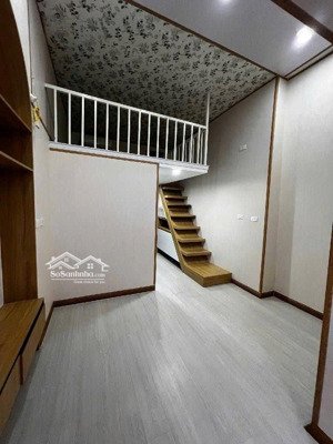 chính chủ càn bán gấp căn hộ 2 phòng ngủ mặt ngõ lò đúc oto nhỏ đỗ cửa dt 16/40m