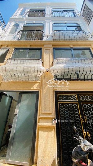 vùng lõi trung tâm, toà nhà chdv 25 phòng, ngang bề thế 6m thang máy vivu, sát mặt tiền đường