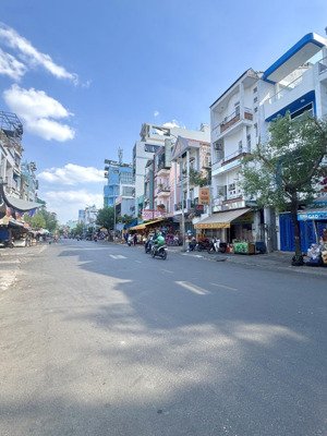 nhà mặt tiền đường hoàng hoa thám - 5tầng (5.1 x 26) cho thuê 650tr/năm. vị trí đẹp ít nhà bán