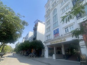 chính chủ cần bán gấp nhà thượng thanh 5 tầng, mt 6m, vị trí kinh doanh, văn phòng, công viên, chợ