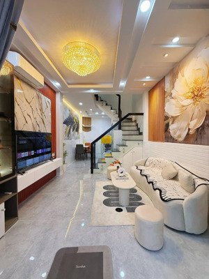 chính chủ gửi bán trước tết - nguyễn thị thập gần lotte him lam quận 7, nhà 3 tầng 4 phòng ngủ