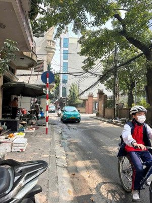 bán nhà mặt phố ngay ngã tư sở-nguyễn ngọc nại kinh doanh ngày đêm 45m2 3tầng giá chỉ 28tỷ