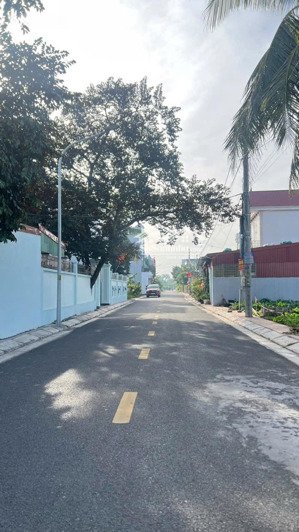 hàng hiếm 102,5m2 mặt đường lương quán, nam sơn giá 2,49 tỷ