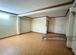 nguyễn trãi 85m2 hxh giá 9.5tỷ( 4.2 x 13 ) 2tầng trung tâm q5 giáp q1