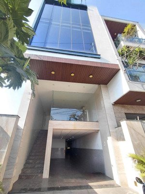 cho thuê toà nhà văn phòng mặt tiền : cách mạng tháng 8 - khuê trung - cẩm lệ - giá 40 triệu