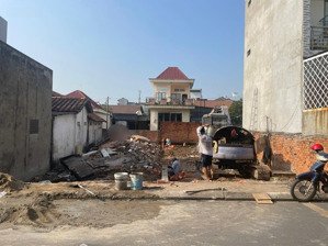 mặt tiền số gần làng tăng phú quận 9