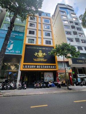 tin thật 100% - mặt tiền bùi thị xuân, quận 1 - dt: 8.5x16m - 8 tầng - hđt: 350 triệu - giá: 135 tỷ