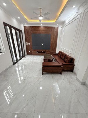 bán nhà việt hưng, 45.4m2, 6 tầng, full nội thất ở ngay hơn 6 tỷ