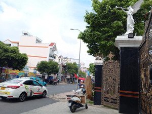 gấp bán nhà đẹp 2 tầng hẻm xe hơi, ngay chợ & nhà thờ tân hương, tân phú - (ngang 4m) - 4 tỷ xíu