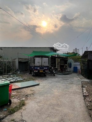 nhà mới ở ngay -hxh đỗ cửa - tân xuân 1 hóc môn - 69m2 - ngang 5m -3pn rộng - sổ vuông a4 - 4.2ty